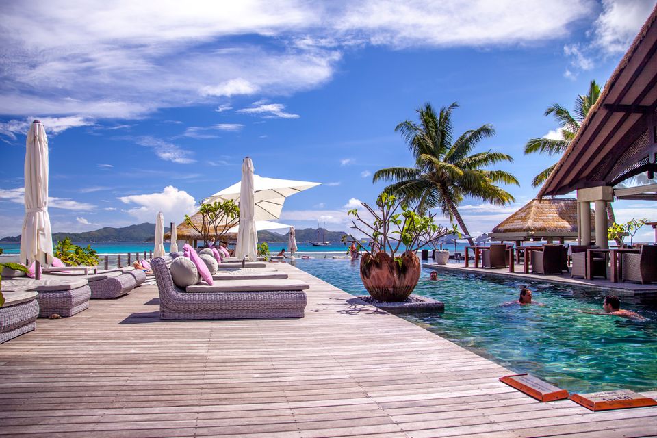 Seychellen La Digue Le Domaine de LOrangeraie Pool 1.jpg - Jambo Safari Club