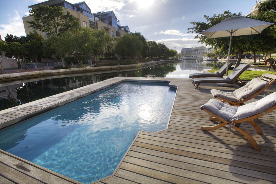 Zuid Afrika Kaapstad Waterfront Village Zwembad WE.jpg - Jambo Safari Club