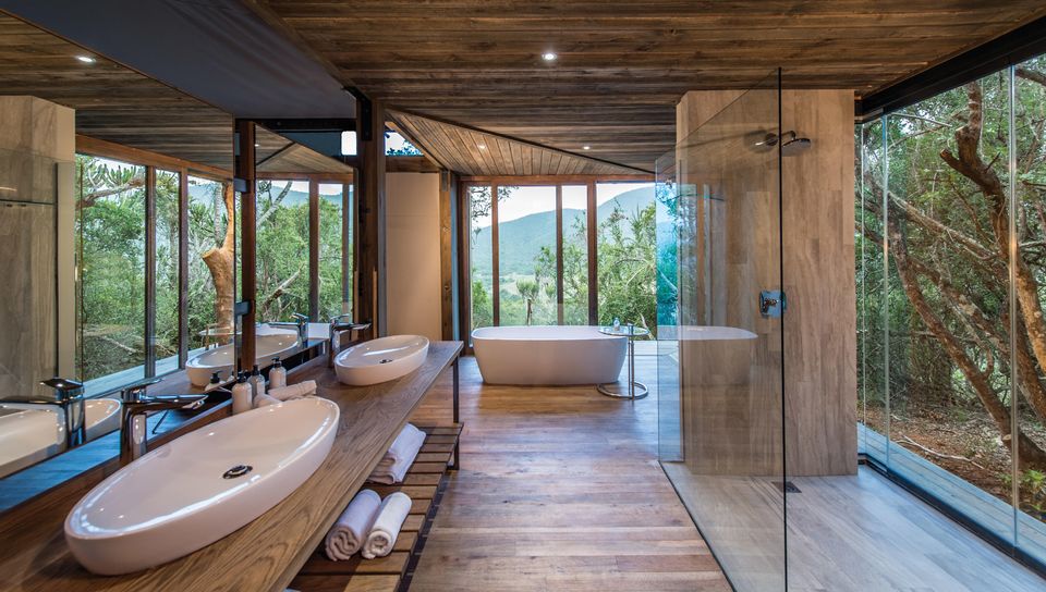 Zuid Afrika Kariega Game Reserve Settlers Drift Interior Suite Badkamer WE.jpg - Jambo Safari Club