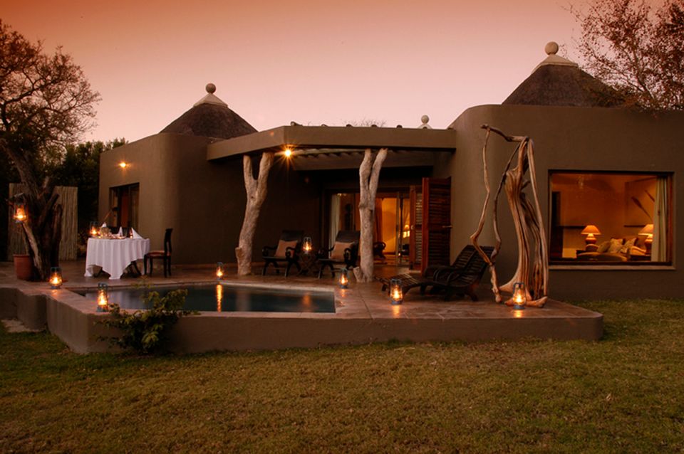 Zuid Afrika Sabi Sand Sabi Sabi Bush Lodge Exterior Kamer.jpg - Jambo Safari Club
