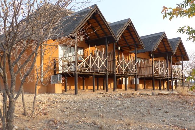 Kaokoland Opuwo Country Hotel Exterior Kamers WE.jpg - Jambo Safari Club