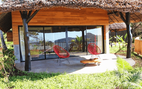 Madagaskar Nosy Be LHeure Bleue bungalow deluxe exterior.png - Jambo Safari Club