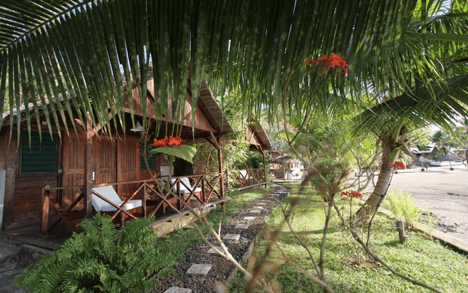 Madagaskar Nosy Be LHeure Bleue bungalow exterior.png - Jambo Safari Club
