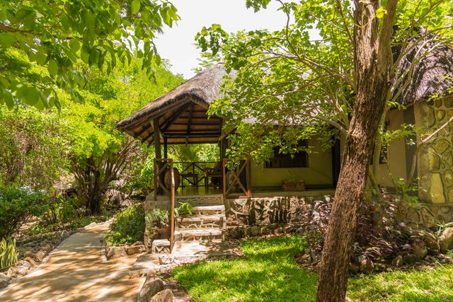 Malawi Lake Malawi Blue Zebra Island Lodge Lake Safari Tent exterieur WE 1.jpg - Jambo Safari Club