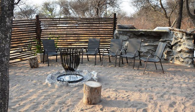 Namibie Bushmanland Fiume Bush Camp Vuurplaats FBC.jpg - Jambo Safari Club