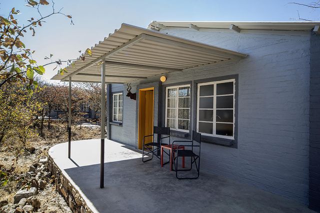 Namibie Etosha Etosha Safari Camp Bungalow Exterior WE.jpg - Jambo Safari Club