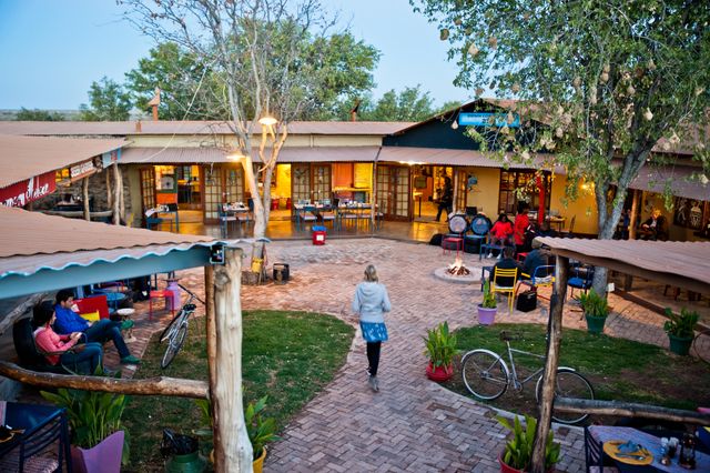 Namibie Etosha Etosha Safari Camp Exterior Main Area WE.jpg - Jambo Safari Club