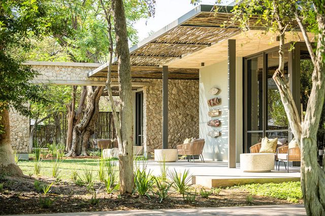 Mokuti Etosha Lodge