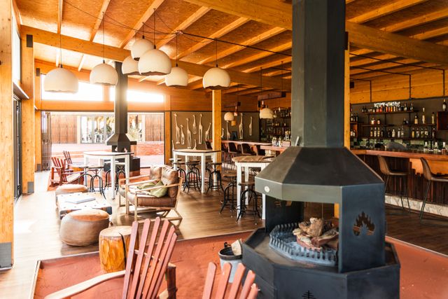 Namibie Kalahari Anib Kalahari Lodge Bar Interior GCN.jpg - Jambo Safari Club