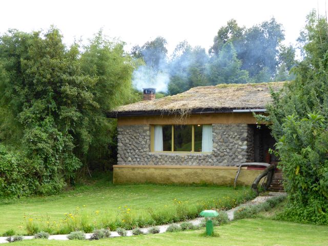 Rwanda Volcanoes National Park Mountain Gorilla View Lodge kamer exterieur KS 1.jpg - Jambo Safari Club