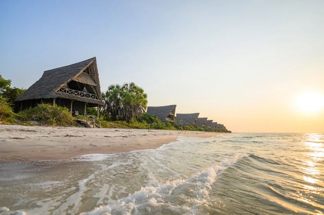Lazy Lagoon Island Lodge