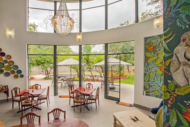 Zimbabwe Victoria Falls 528VictoriaFalls dining WE.jpg - Jambo Safari Club