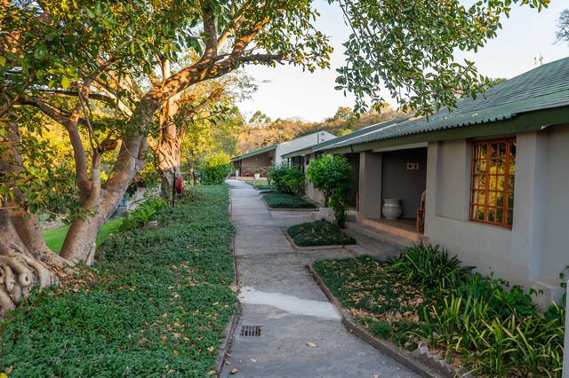 Zuid Afrika Hazyview Chestnut Country Lodge Exterior Kamers CCL.jpg - Jambo Safari Club
