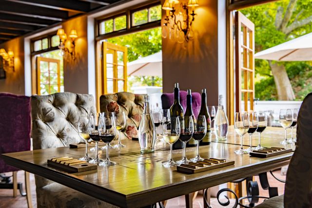 Zuid Afrika Stellenbosch Lanzerac Hotel and Spa Activiteit Winetasting WE.jpg - Jambo Safari Club