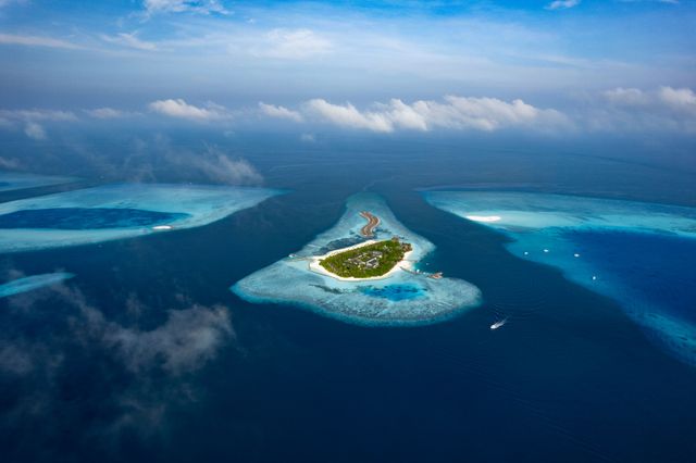 Hurawalhi Island Resort