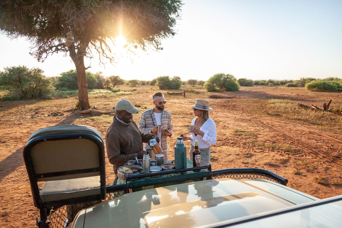 Zuid Afrika Madikwe Madikwe Hills Activiteit Gamedrive Sunrise Coffee WS.jpg - Jambo Safari Club