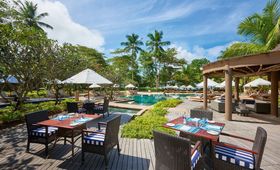 Seychellen Mahe Constance Ephelia Resort Restaurant Helios CHG 1.jpg - Jambo Safari Club