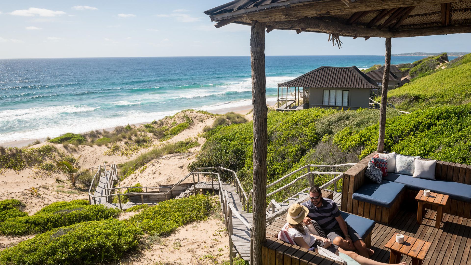 Mozambique Inhambane Barra Sava Dunes Exterior Terras Uitzicht WS.jpg - Jambo Safari Club