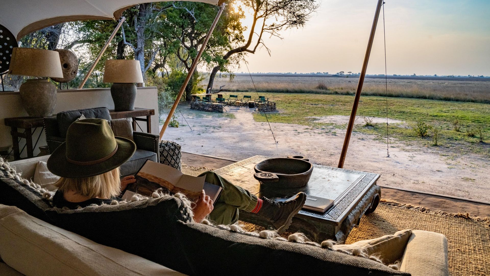 Zambia-Kafue-Chisa-Busanga-main-area-lounge-WE.jpg