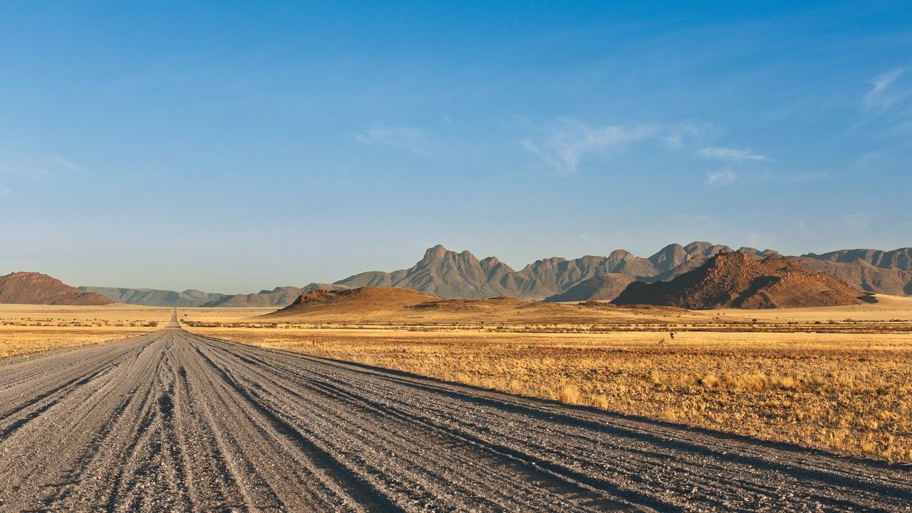 Namibie Landschap Gravelroad 1085138930 SH.jpg - Jambo Safari Club