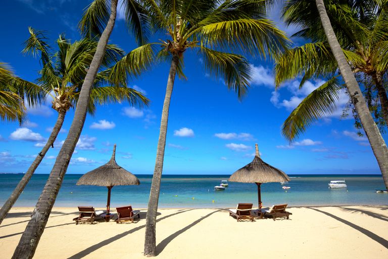 Mauritius Landschap Zee Strand Bedjes SH 2.jpg - Jambo Safari Club