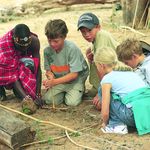 Kenia Activiteiten Heritage Adventures Club masai kinderen 1.jpg - Jambo Safari Club